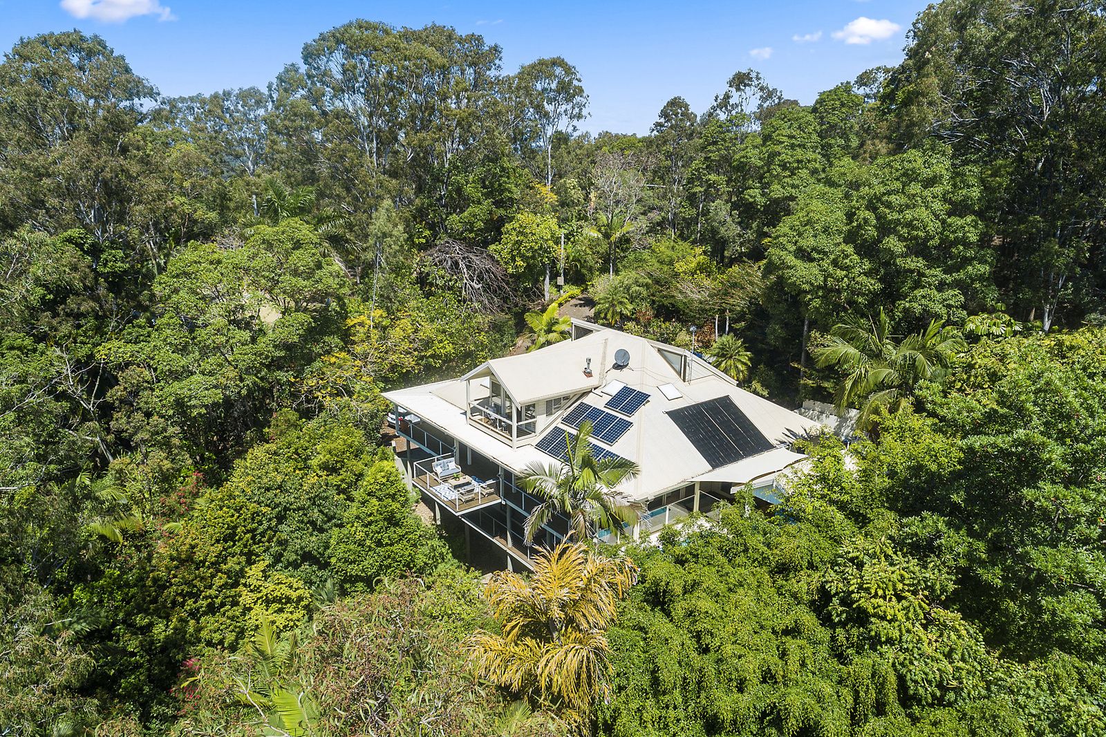 4 bedrooms House in 21 Wust Road DOONAN QLD, 4562