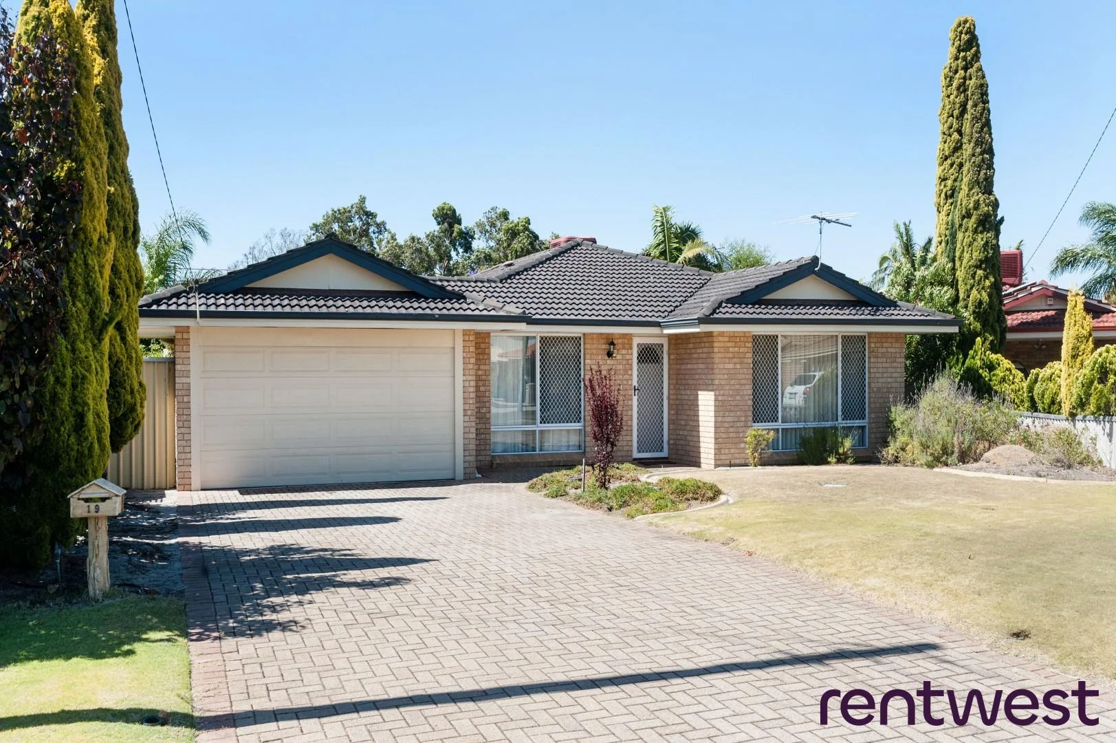Primary image of 19 The Vale, Willetton WA 6155