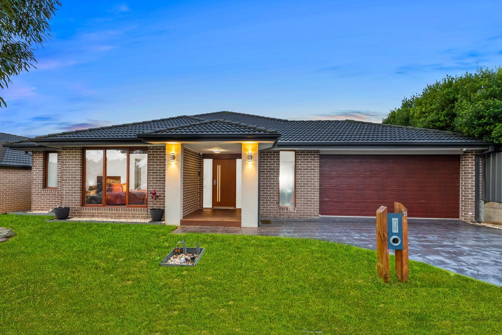 4 bedrooms House in 15 Palomino Avenue CLYDE NORTH VIC, 3978
