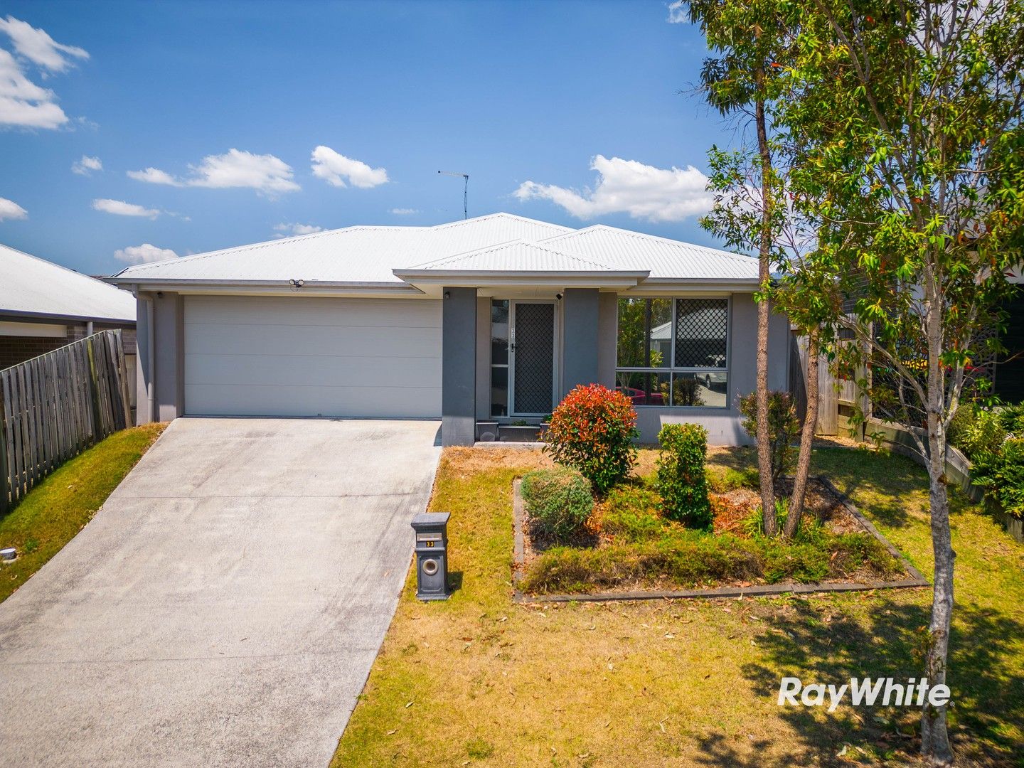 4 bedrooms House in 33 Mount Edwards Street PARK RIDGE QLD, 4125