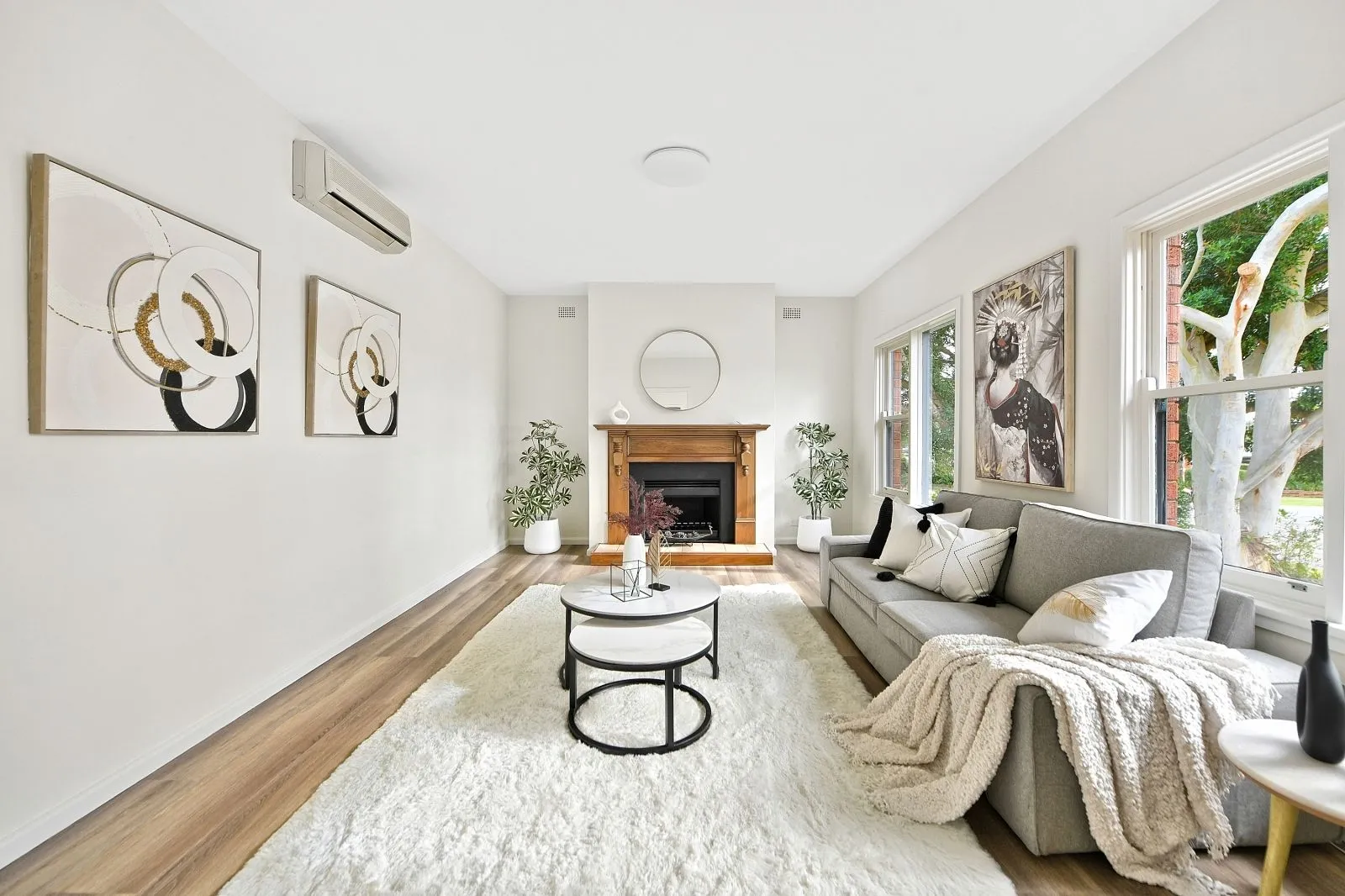 Natural lights filled 3 bedder in a central location, Belrose