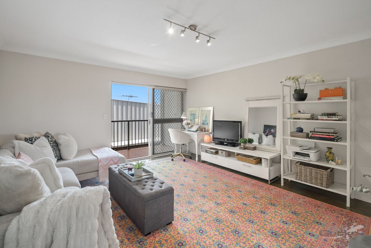 6/39 Wambool Street, Bulimba QLD 4171, Image 2