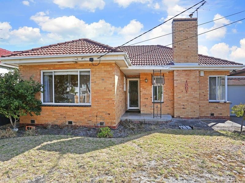 4 bedrooms House in 10 Duke St ASPENDALE VIC, 3195