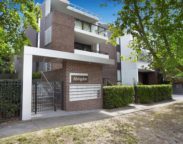 2/55 Chaucer Crescent, Canterbury VIC 3126