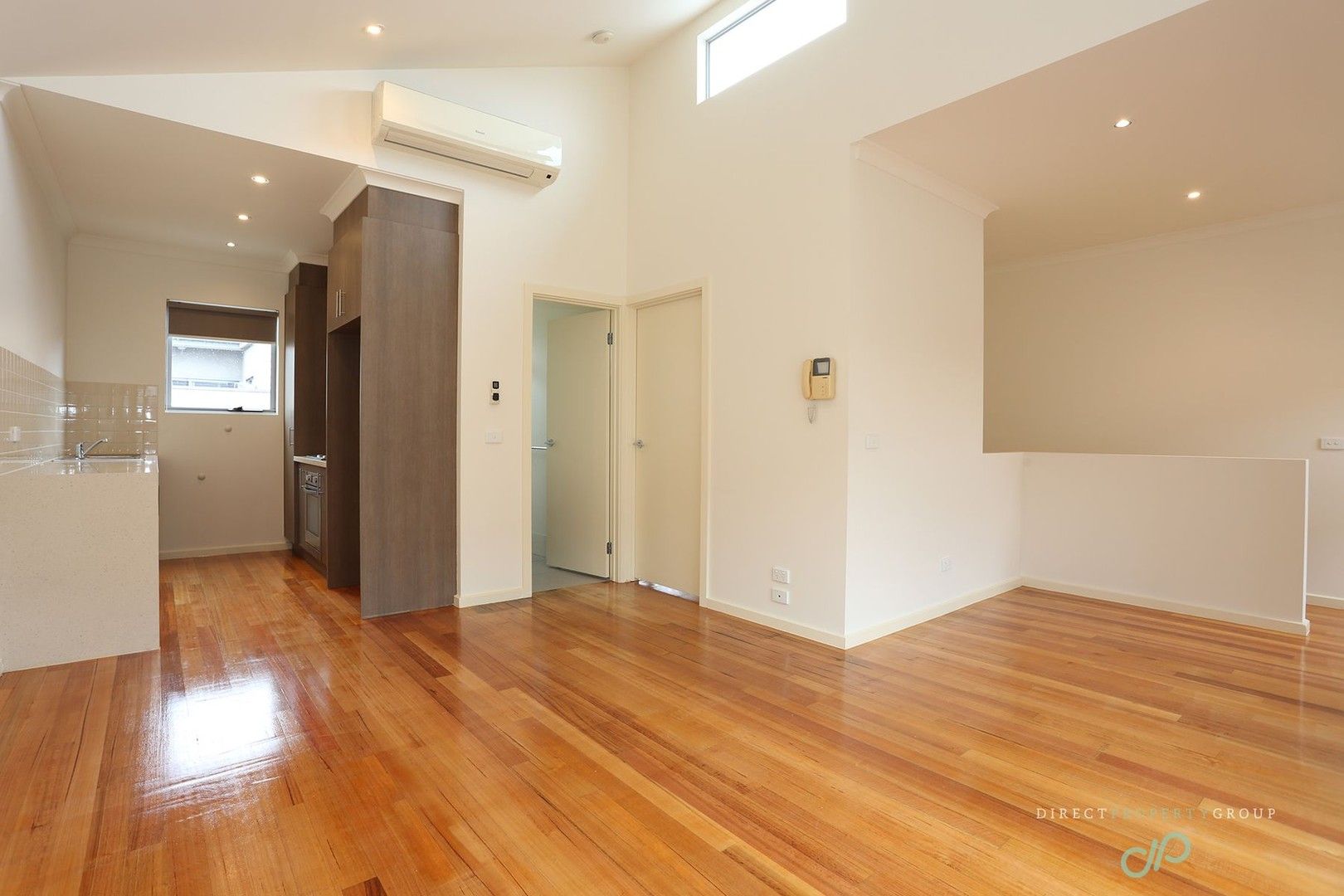 2 bedrooms Apartment / Unit / Flat in 9/10 Rosamond Road FOOTSCRAY VIC, 3011
