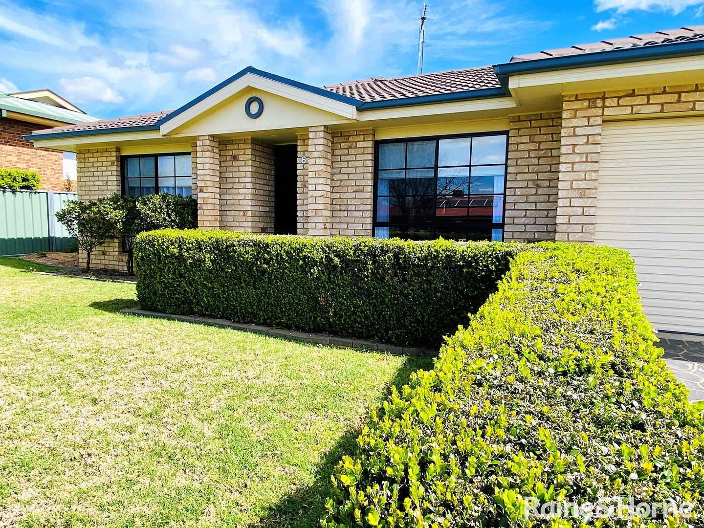 Sold 6 Alder Avenue, Parkes NSW 2870 on 19 Oct 2022 2018069894 Domain
