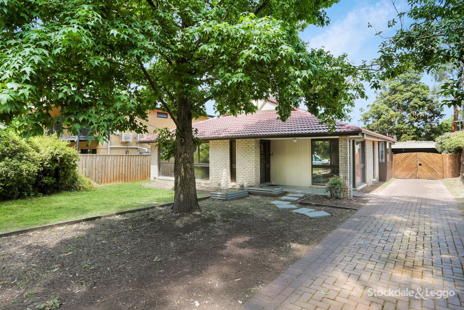 10 Lester Avenue, Ringwood East Property History & Address Research