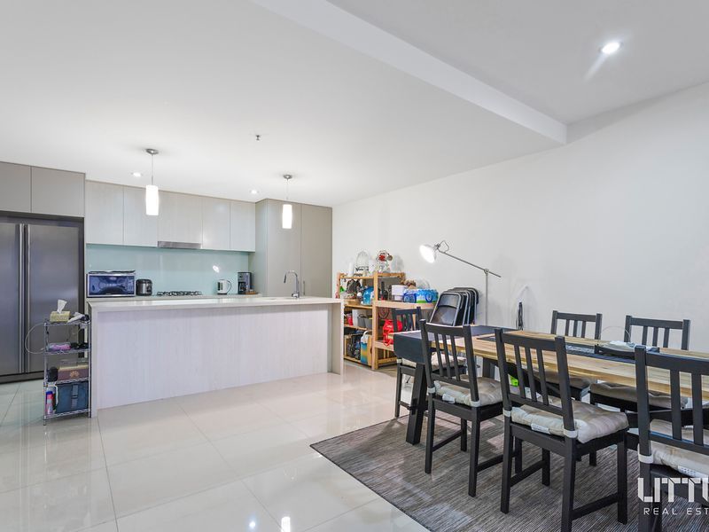 244/73 Lake Street, Caroline Springs VIC 3023, Image 2