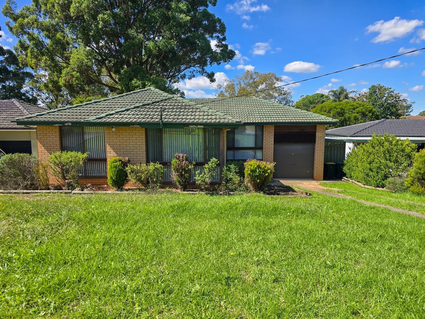Primary image of 8 GIPPS STREET, Bradbury NSW 2560