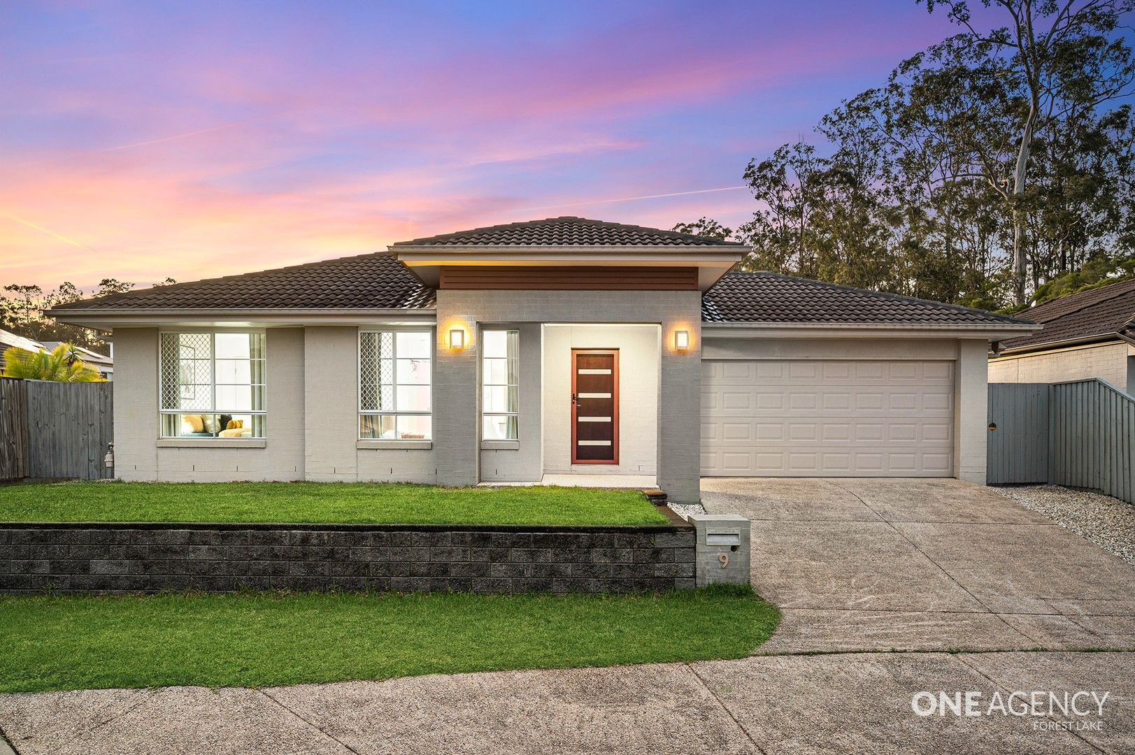 4 bedrooms House in 9 Davidshone Cl DOOLANDELLA QLD, 4077