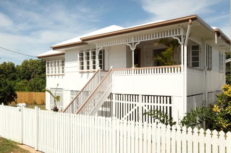 3 bedrooms House in 7 Martin Street SOUTH TOWNSVILLE QLD, 4810
