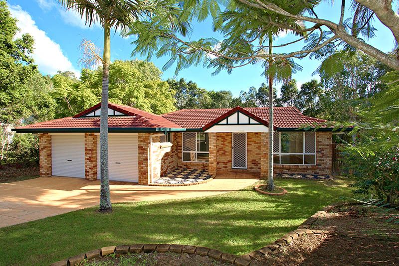 4 bedrooms House in 3 Norfolk Place SEVENTEEN MILE ROCKS QLD, 4073