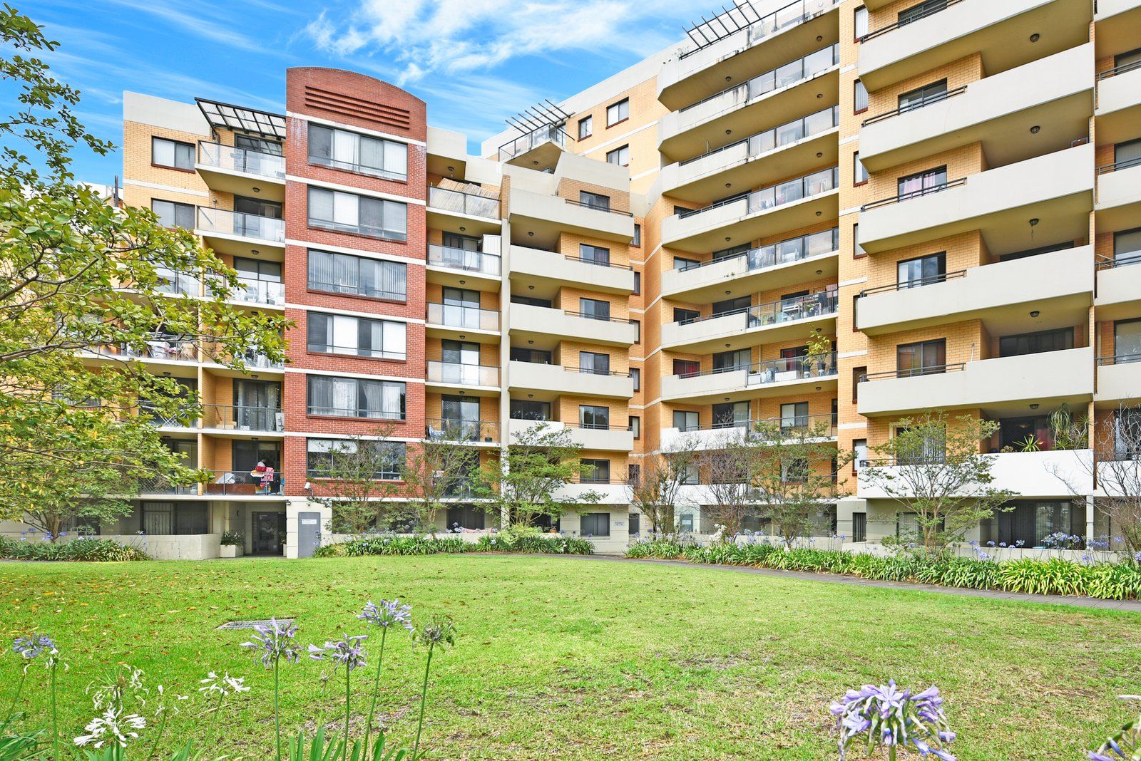 2 bedrooms Apartment / Unit / Flat in 87/1 Clarence Street STRATHFIELD NSW, 2135