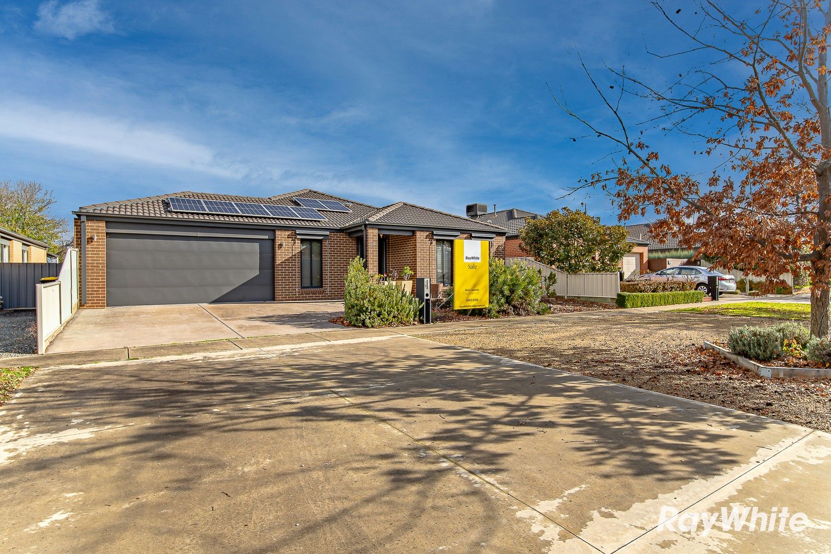 4 bedrooms House in 18 McConnachie Court ASCOT VIC, 3551