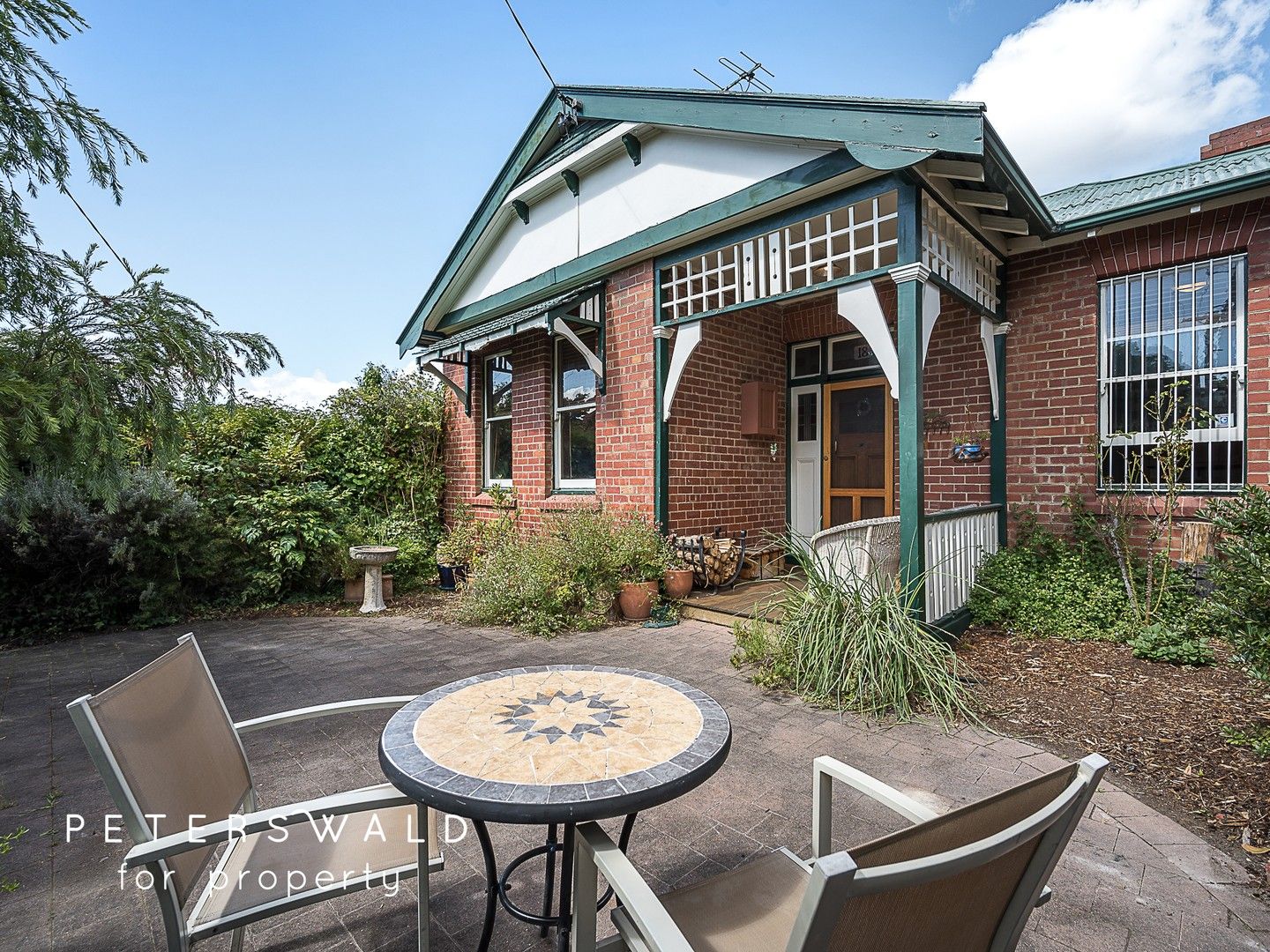 4 bedrooms House in 18 Summerhill Road WEST HOBART TAS, 7000