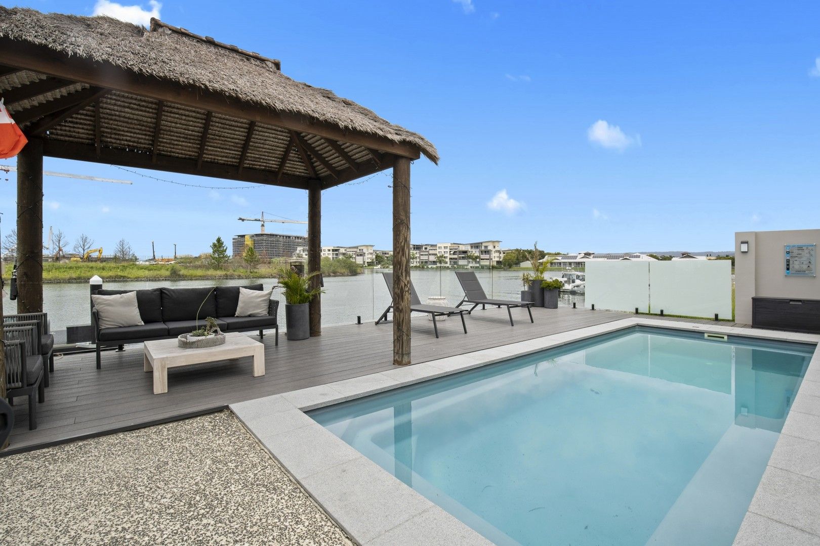 4 bedrooms House in 4 Palladium Boulevard HOPE ISLAND QLD, 4212