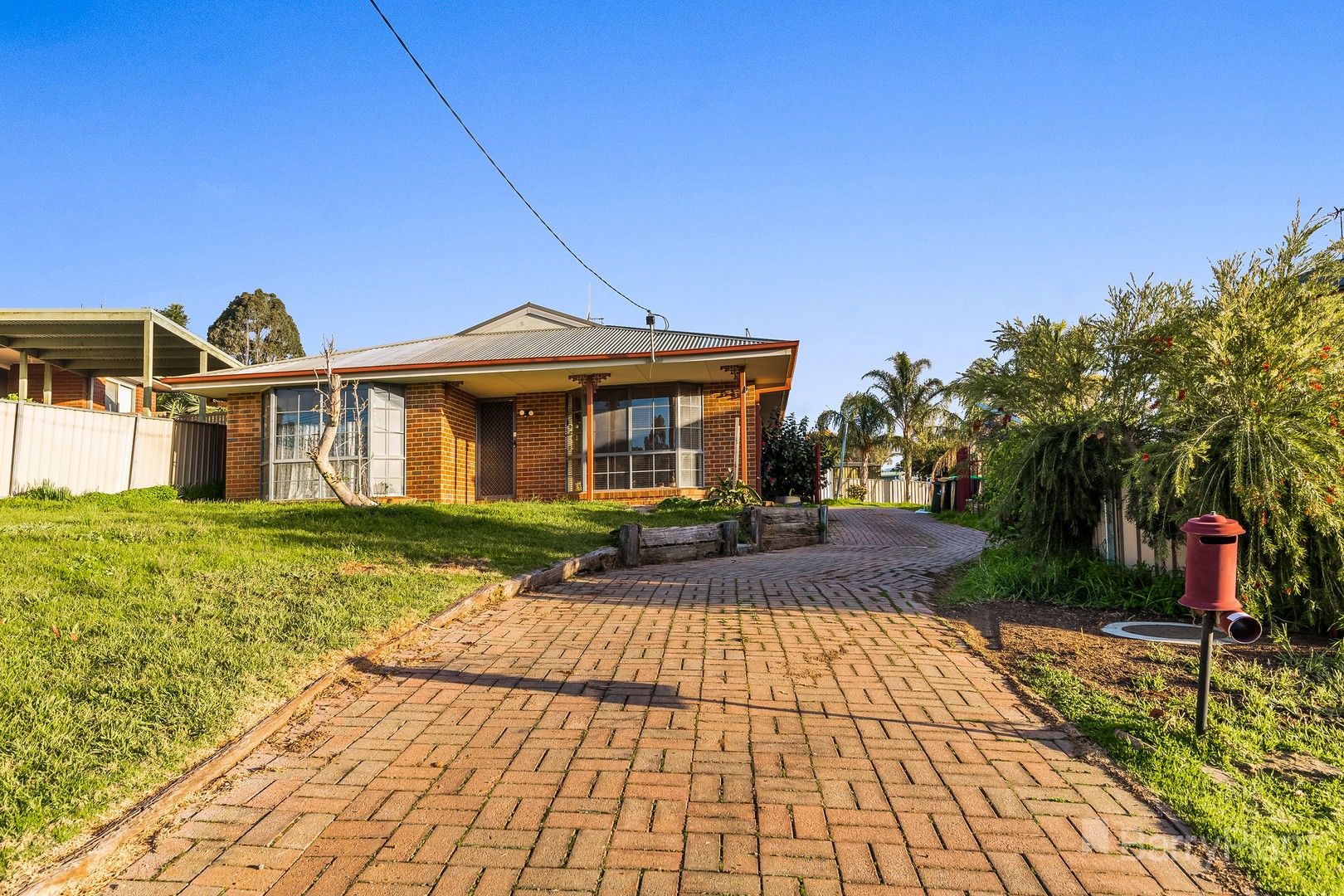 14 Friswell Avenue, Flora Hill VIC 3550, Image 0