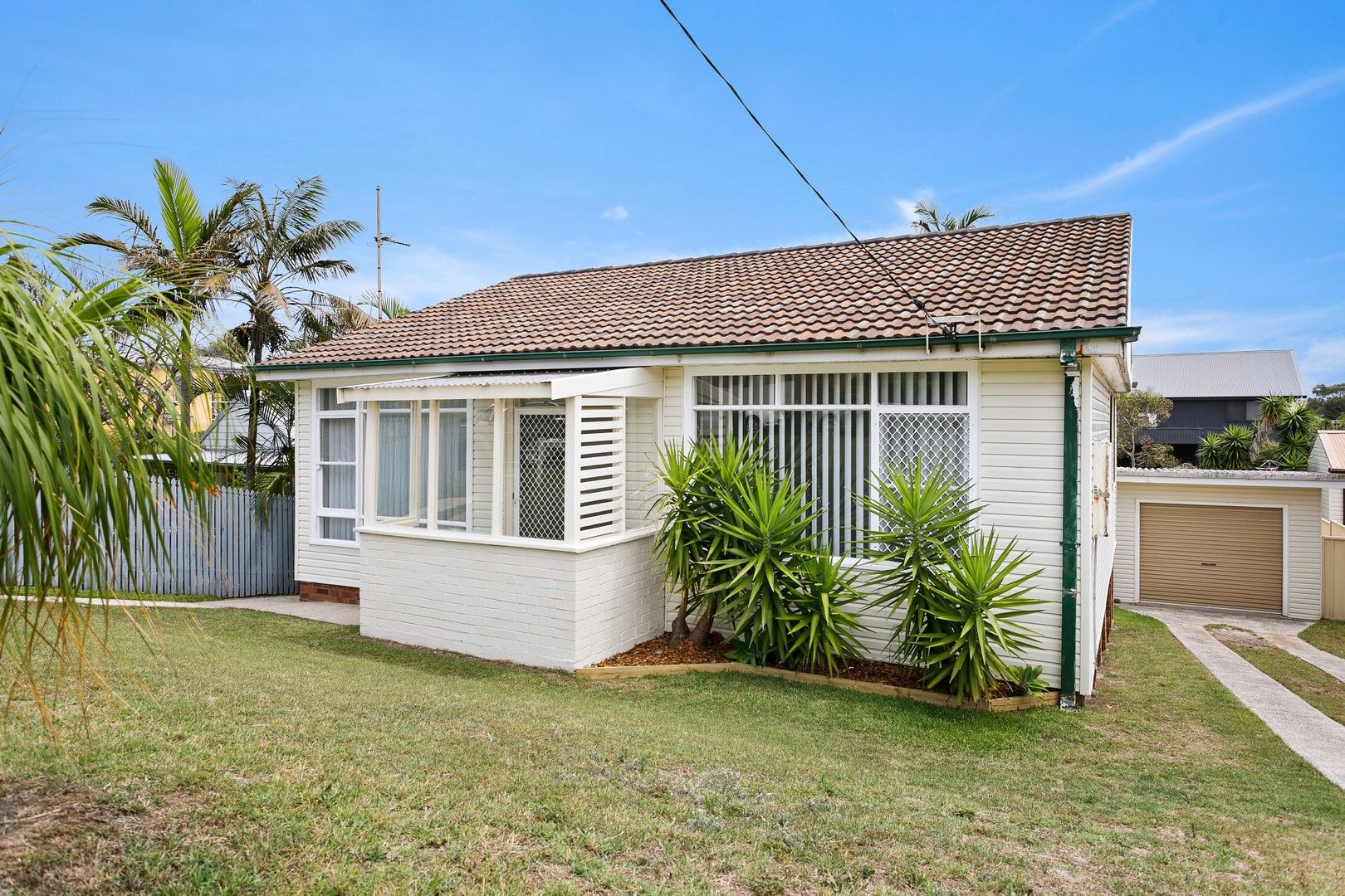 3 bedrooms House in 104 Little Lake Crescent WARILLA NSW, 2528