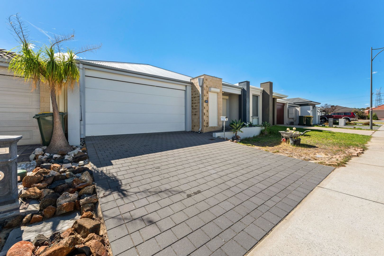 8 Dolomite Avenue, Wellard WA 6170, Image 2