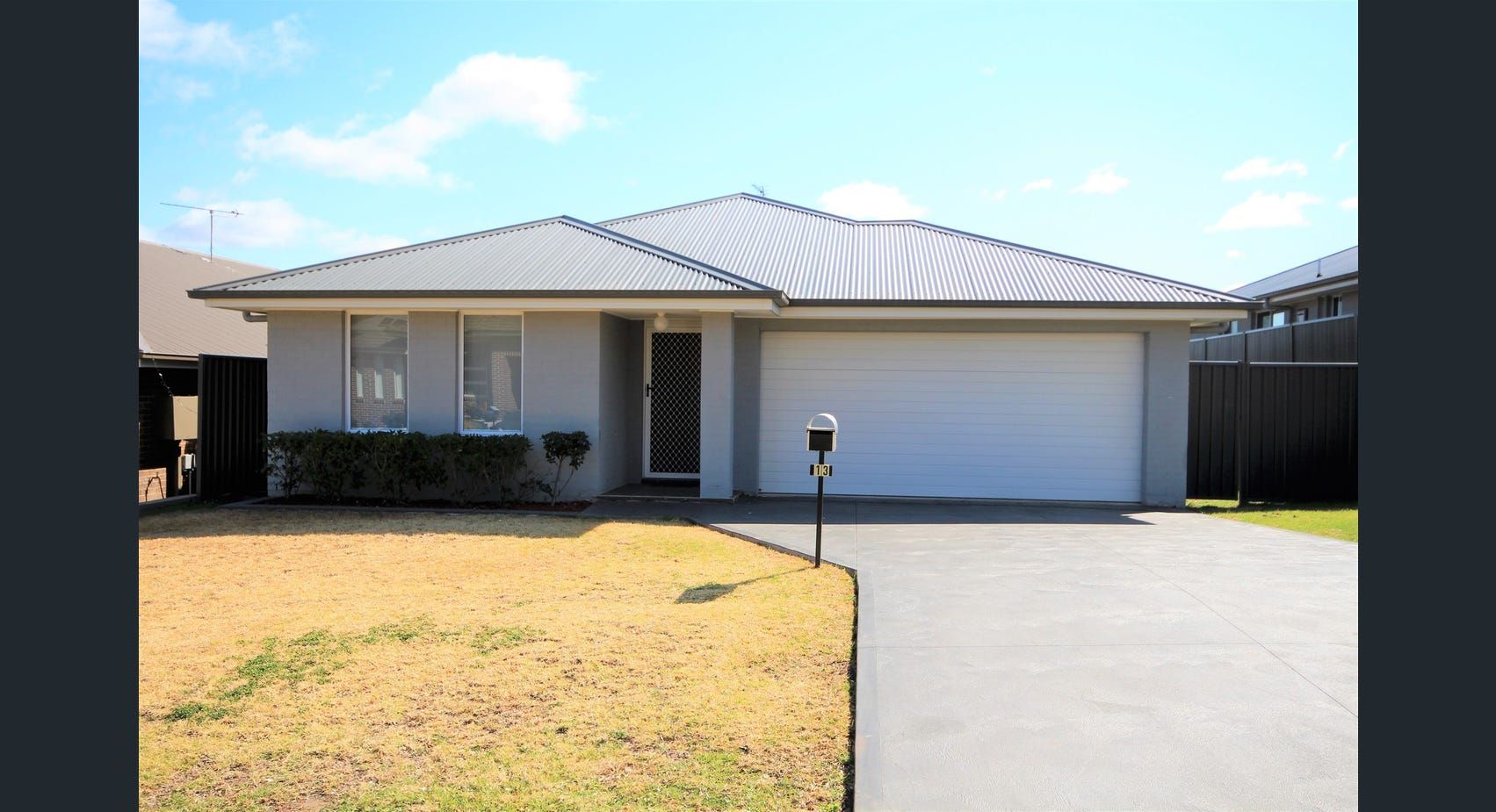 4 bedrooms House in 13 Kowald Street ELDERSLIE NSW, 2335