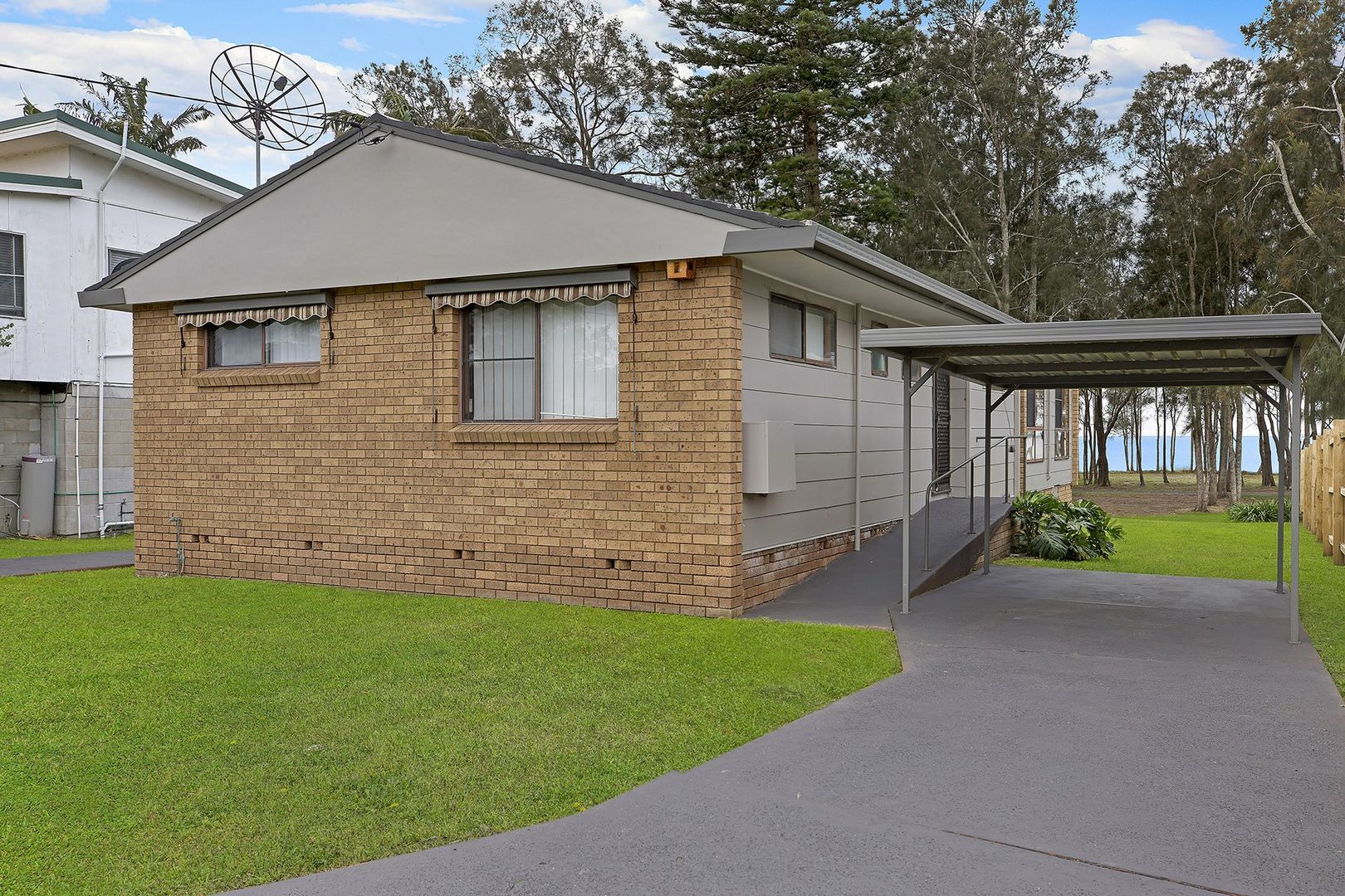 25 Hinemoa Avenue, Killarney Vale NSW 2261 House For Sale Domain
