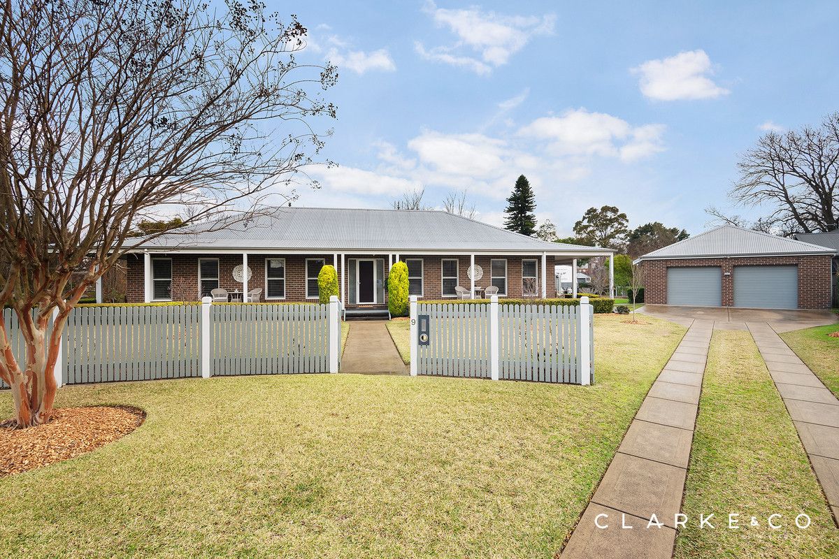 4 bedrooms House in 9 Williams Close LORN NSW, 2320