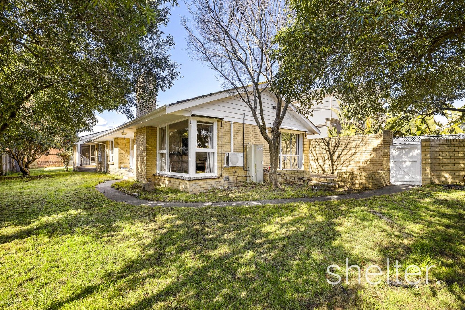5 bedrooms House in 22 Cassinia Avenue ASHWOOD VIC, 3147