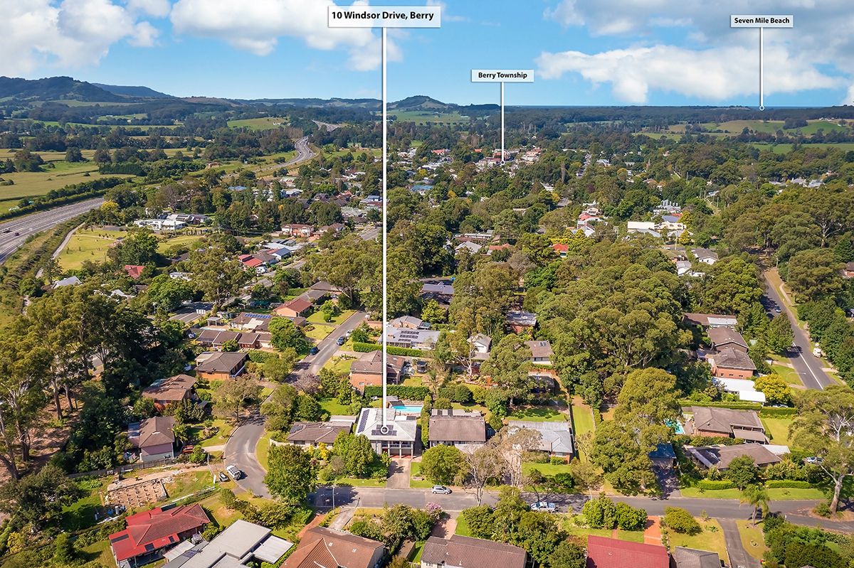 4 bedrooms House in 10 Windsor Drive BERRY NSW, 2535