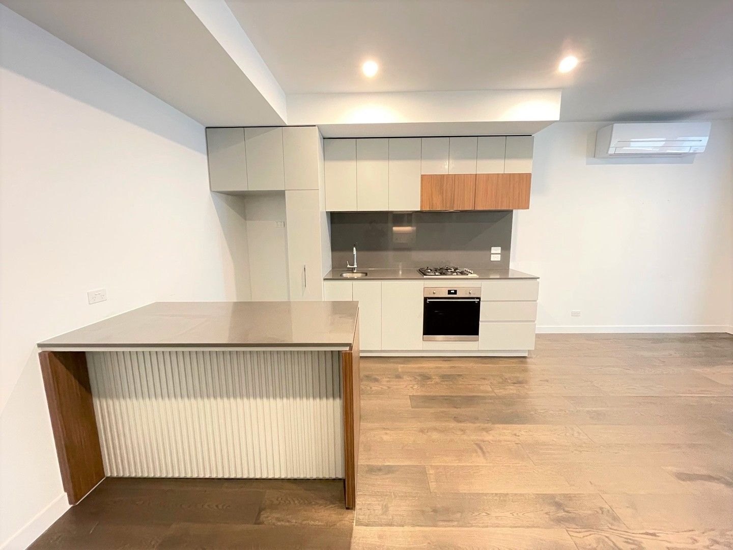 1 bedrooms Apartment / Unit / Flat in 312/51-59 Thistlethwaite Street SOUTH MELBOURNE VIC, 3205