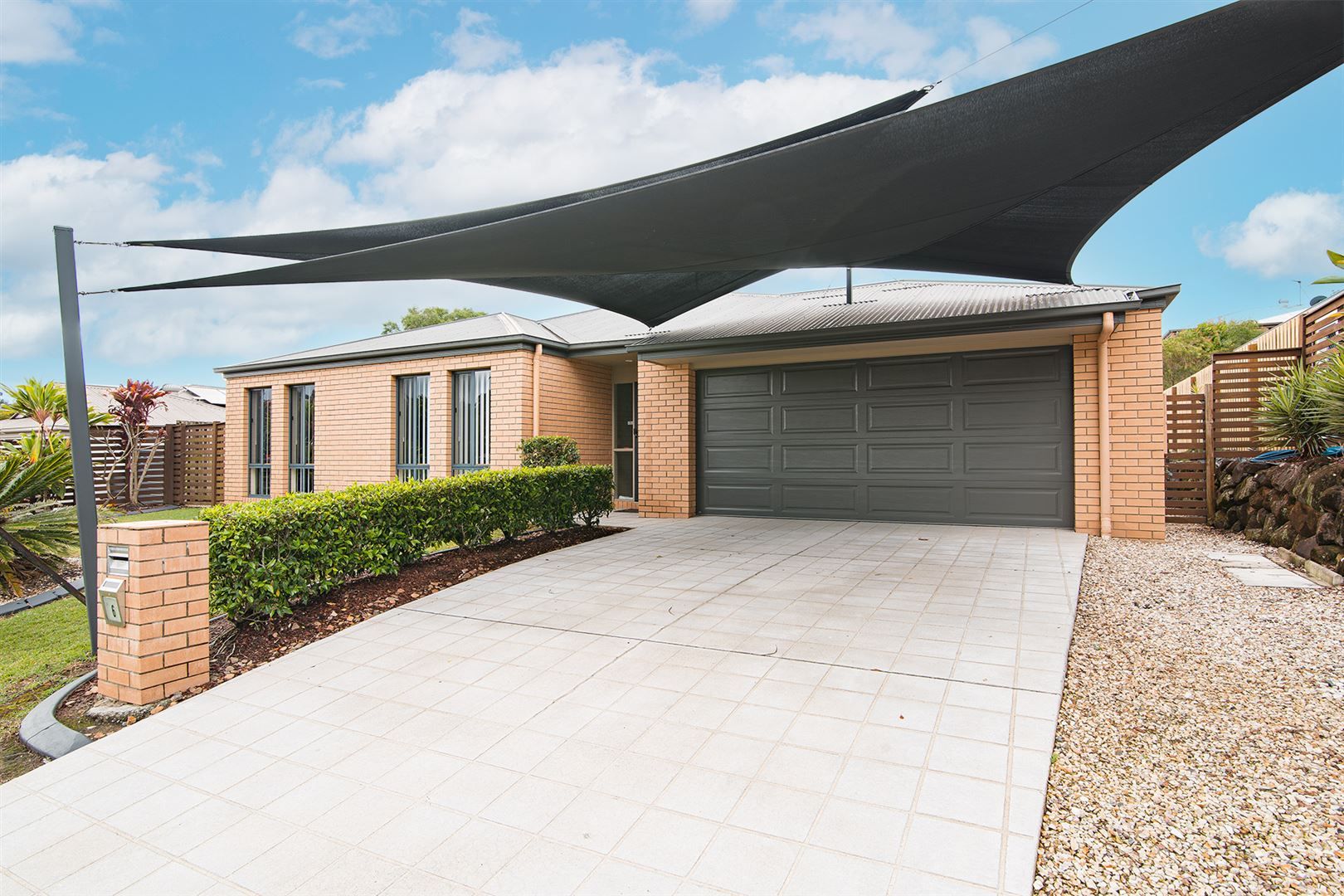 4 bedrooms House in 6 Bahkeeta Street OXENFORD QLD, 4210