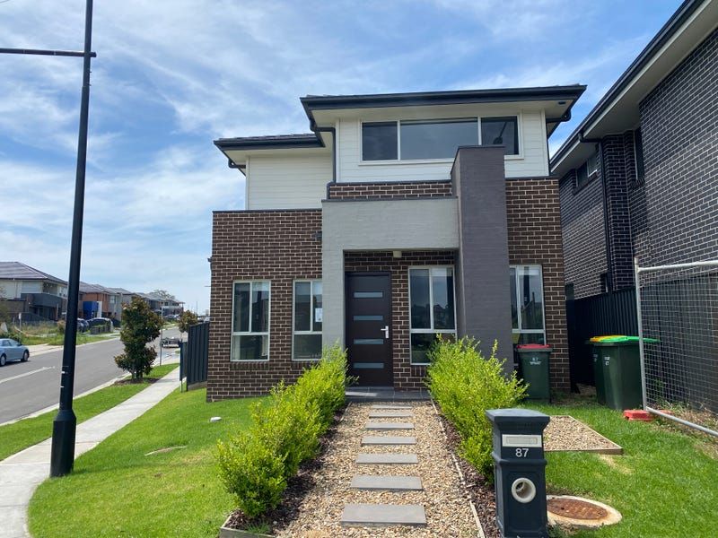 5 bedrooms House in 87 Bardia Avenue BARDIA NSW, 2565