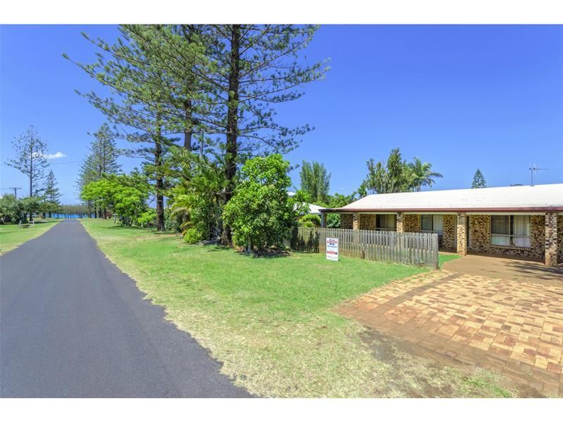 17 Knudsen Street, Elliott Heads QLD 4670, Image 1