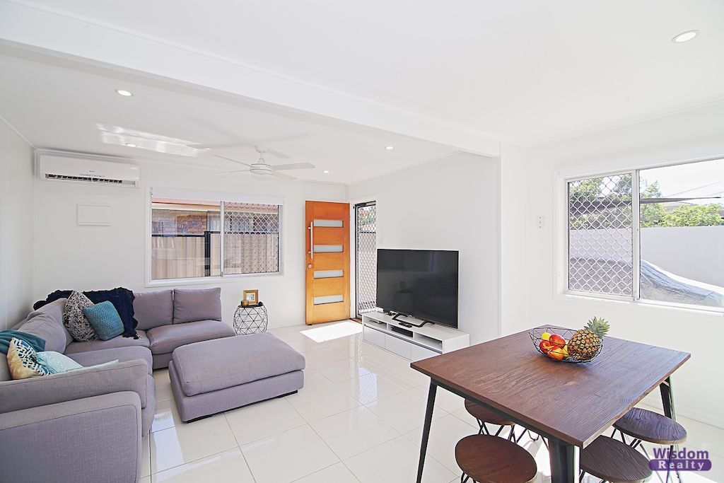 16 Medika Street, Runaway Bay QLD 4216, Image 1