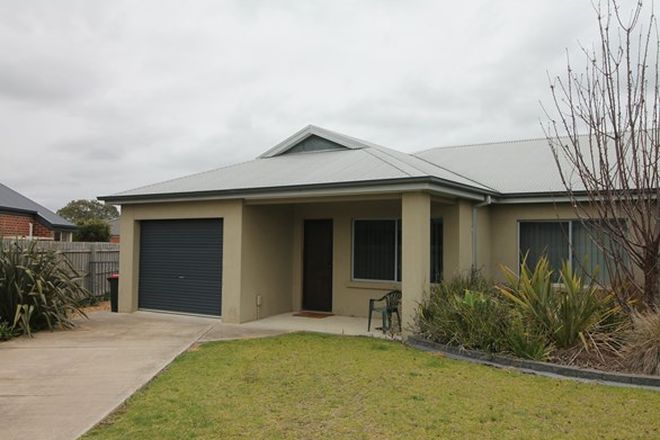 Picture of 11A Barton Place, EASTWOOD VIC 3875