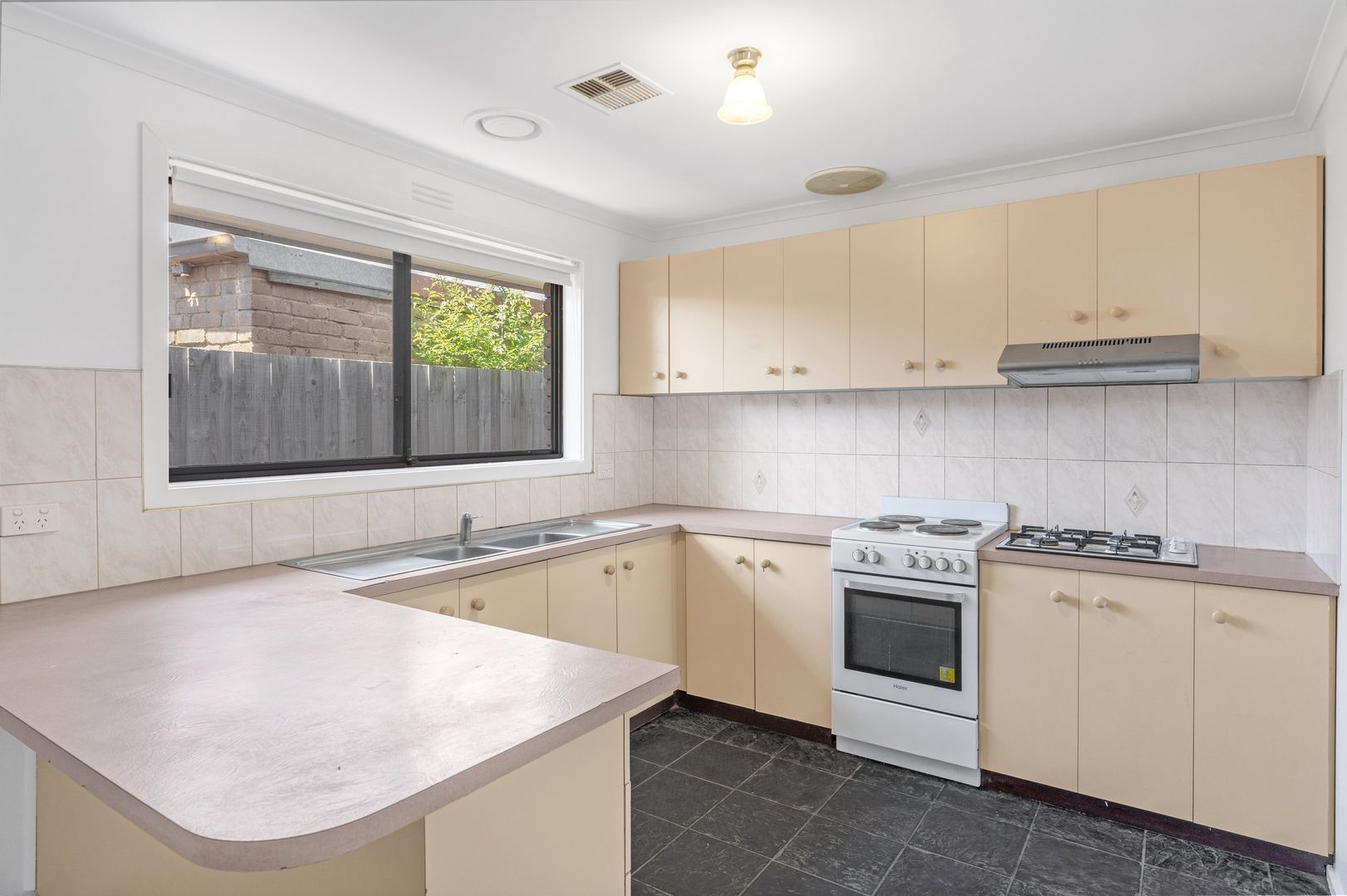 8 McKellar Avenue, Hoppers Crossing VIC 3029 House For Rent 370