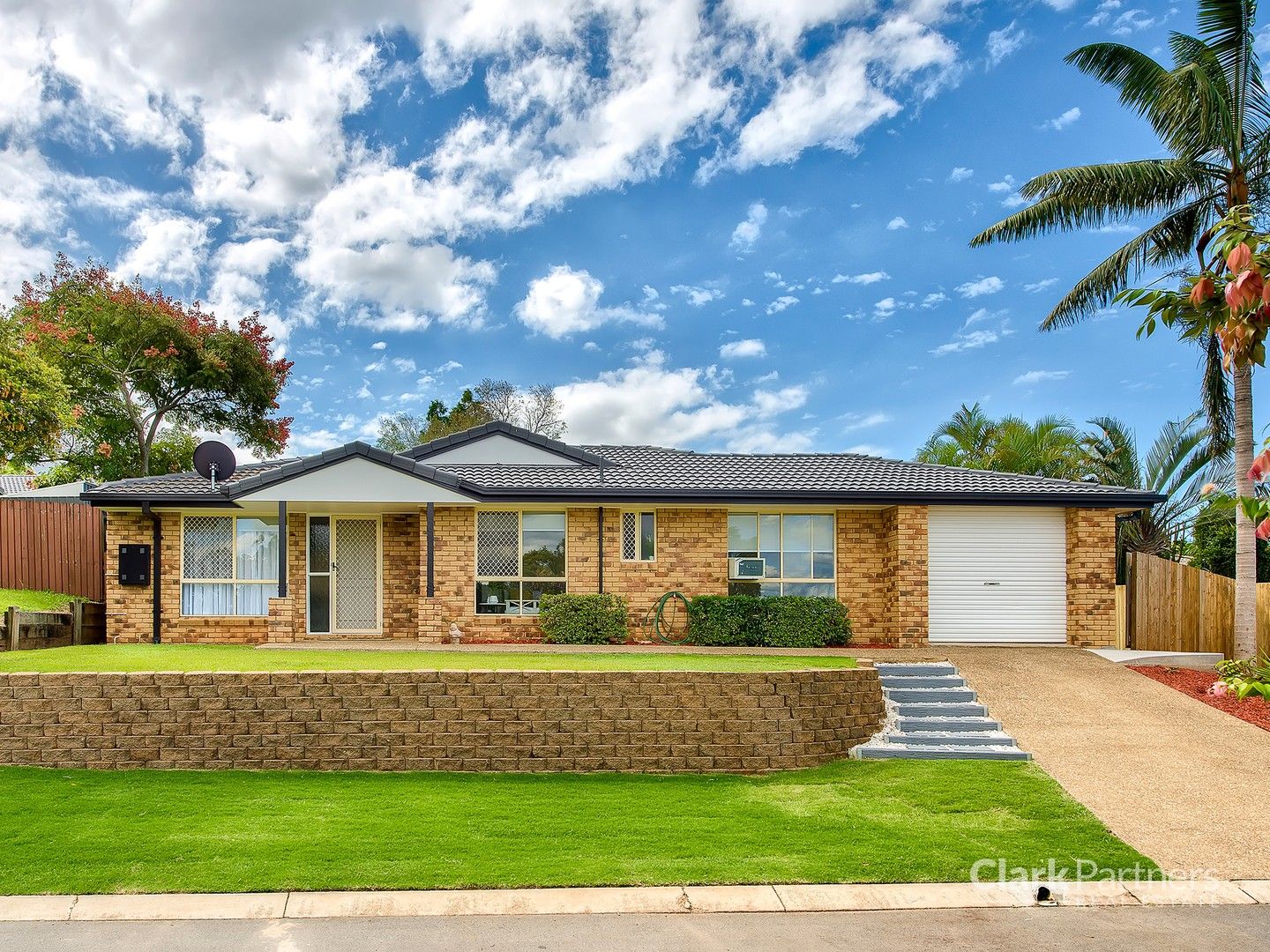 3 bedrooms House in 10 Byron Court KALLANGUR QLD, 4503