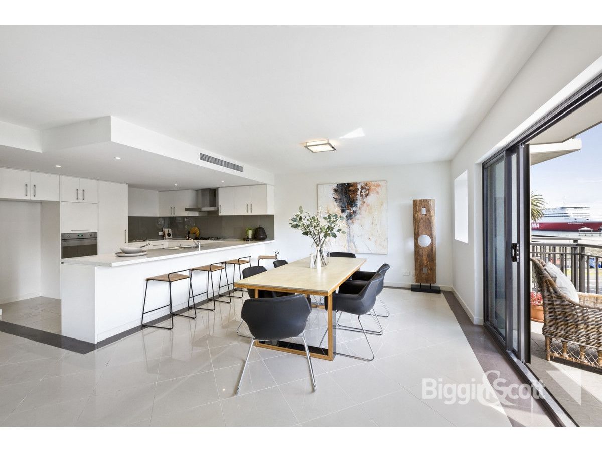 8/71 Beach Street, Port Melbourne VIC 3207, Image 1