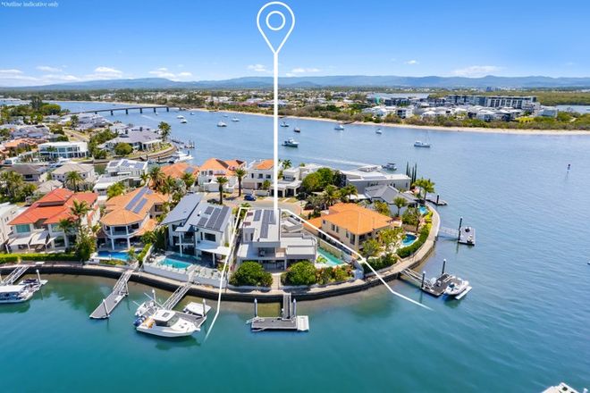 Picture of 15 King James Court, SOVEREIGN ISLANDS QLD 4216