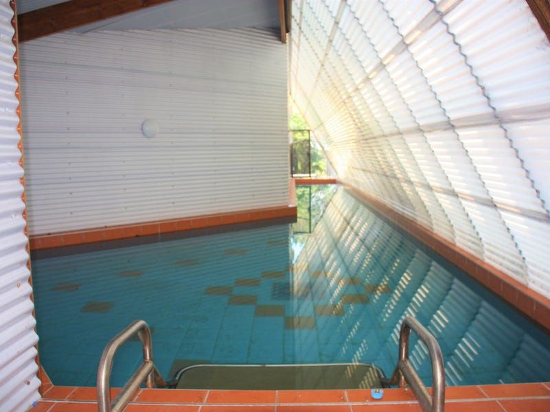 6 bedrooms House in 136 Woodend Road WOODEND QLD, 4305