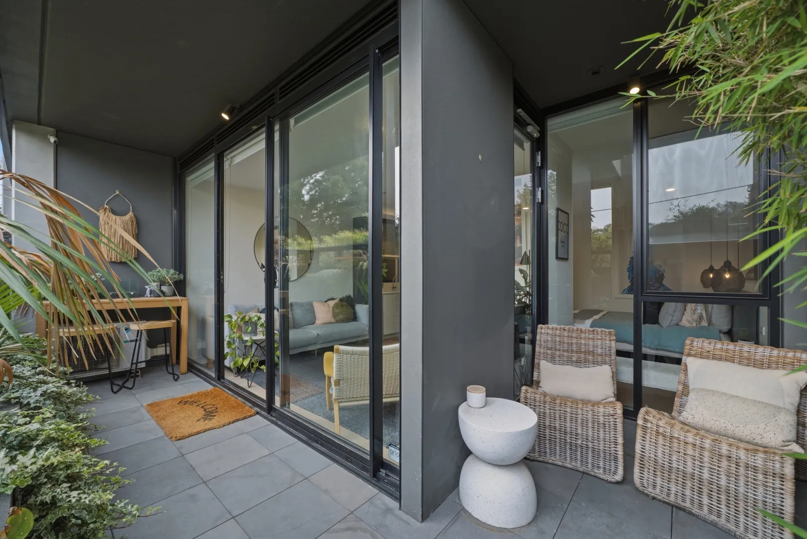 Apartment in Camberwell - More
