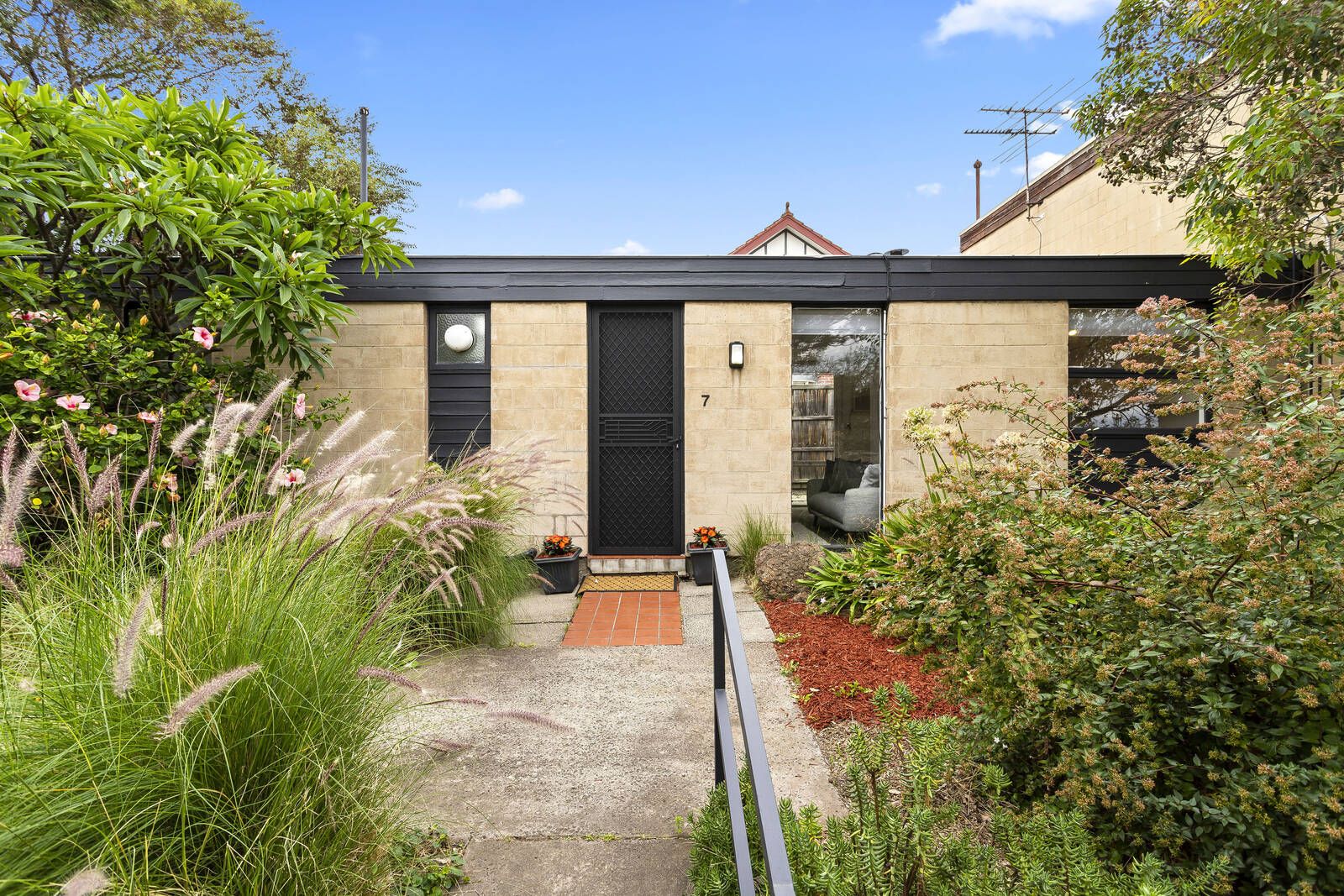2 bedrooms Apartment / Unit / Flat in 7/1A Govan Court FOOTSCRAY VIC, 3011
