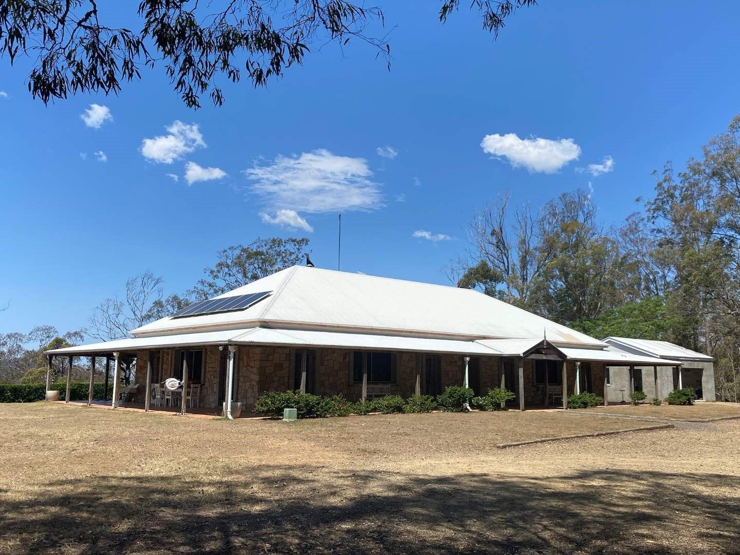 4 bedrooms House in 865 Upper Brookfield Road UPPER BROOKFIELD QLD, 4069
