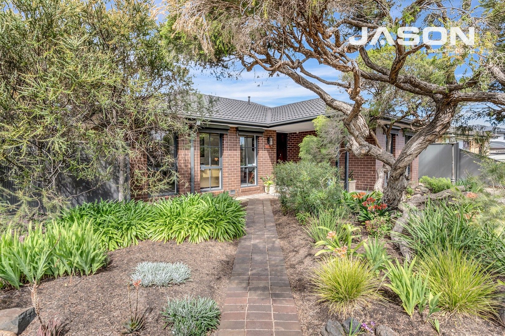 1 Bradford Close, Gladstone Park VIC 3043, Image 0