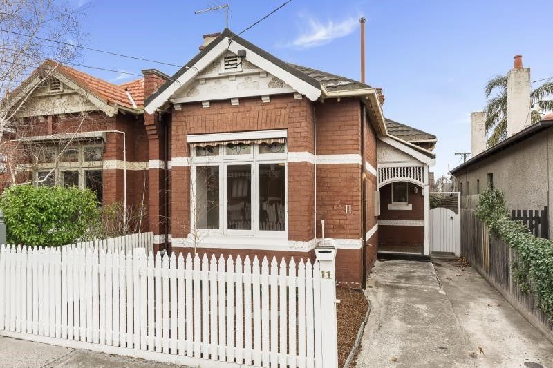 3 bedrooms House in 11 Godfrey Ave ST KILDA EAST VIC, 3183