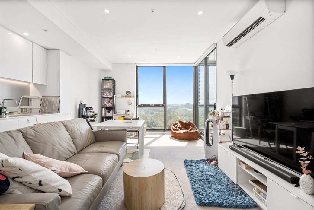 1 bedrooms Apartment / Unit / Flat in Level 10, 1013/20 Chisholm Street WOLLI CREEK NSW, 2205