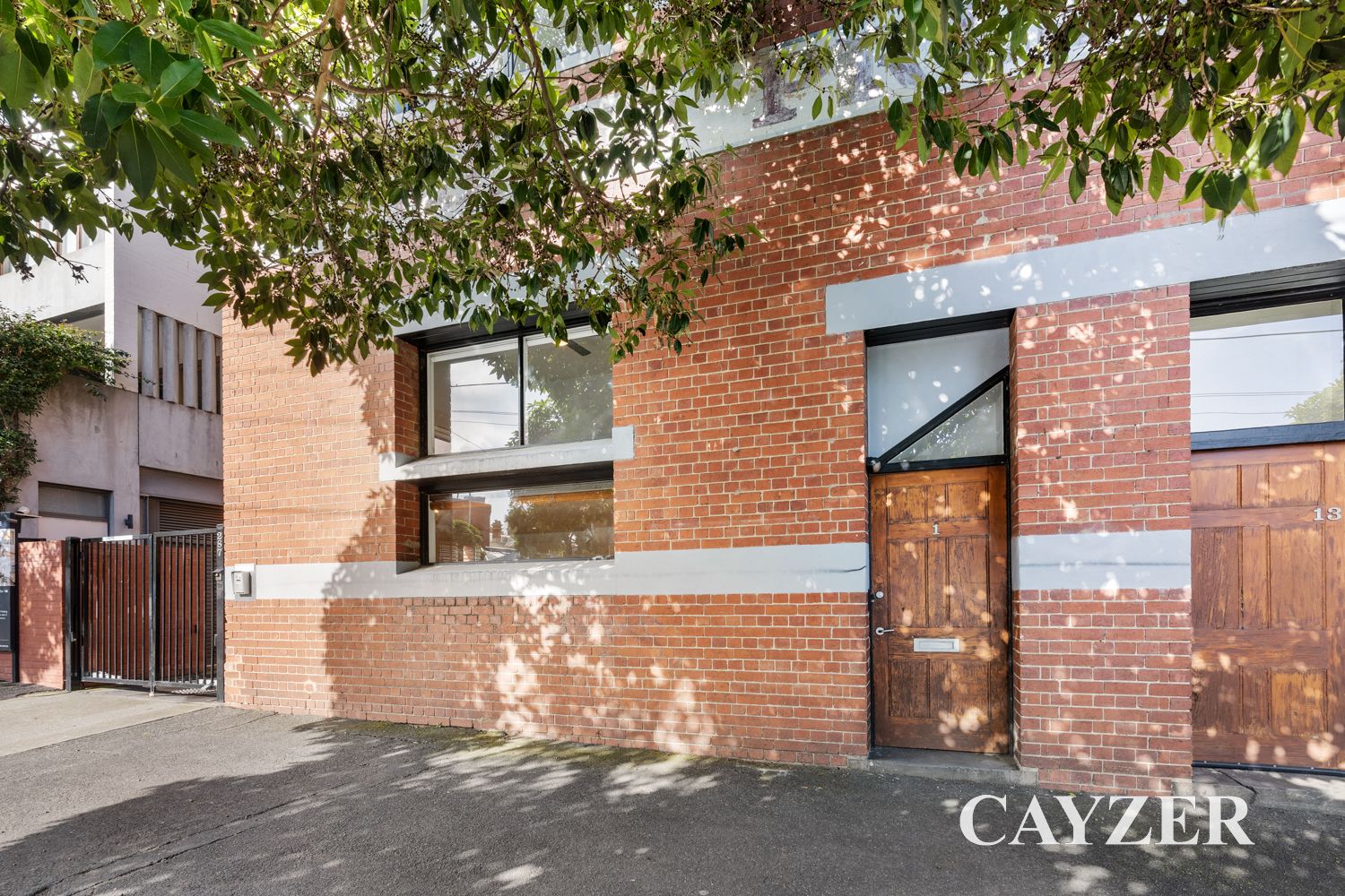 2 bedrooms Apartment / Unit / Flat in 1/287 Bank Street SOUTH MELBOURNE VIC, 3205