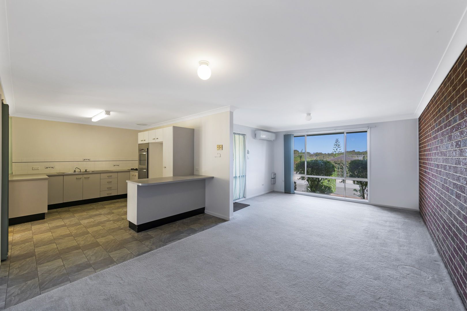 2/10 Bolton Street, Bateau Bay NSW 2261, Image 1