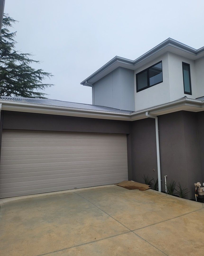 3 bedrooms Townhouse in 2/11 Victoria Street RINGWOOD EAST VIC, 3135