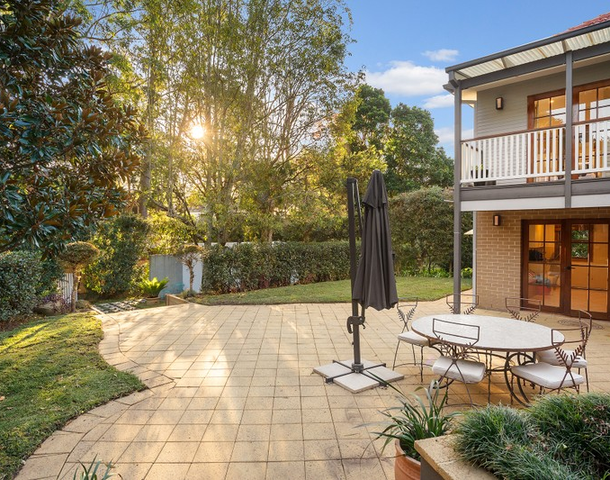 11 Woodbine Avenue, Normanhurst NSW 2076