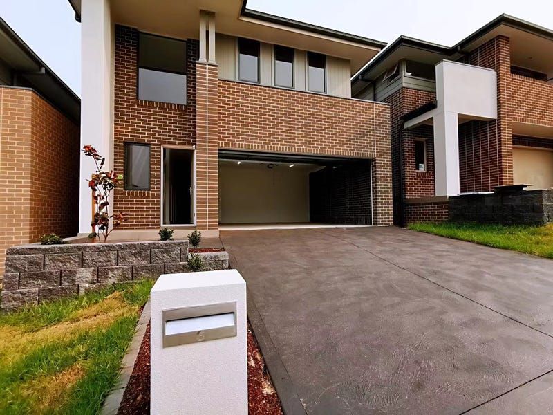 4 bedrooms House in 6 Bugle Circuit KELLYVILLE NSW, 2155